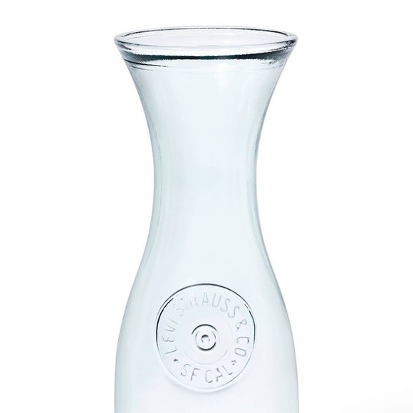 Levi’s 27oz Recycled Glass Carafe nwt - Picture 3 of 3
